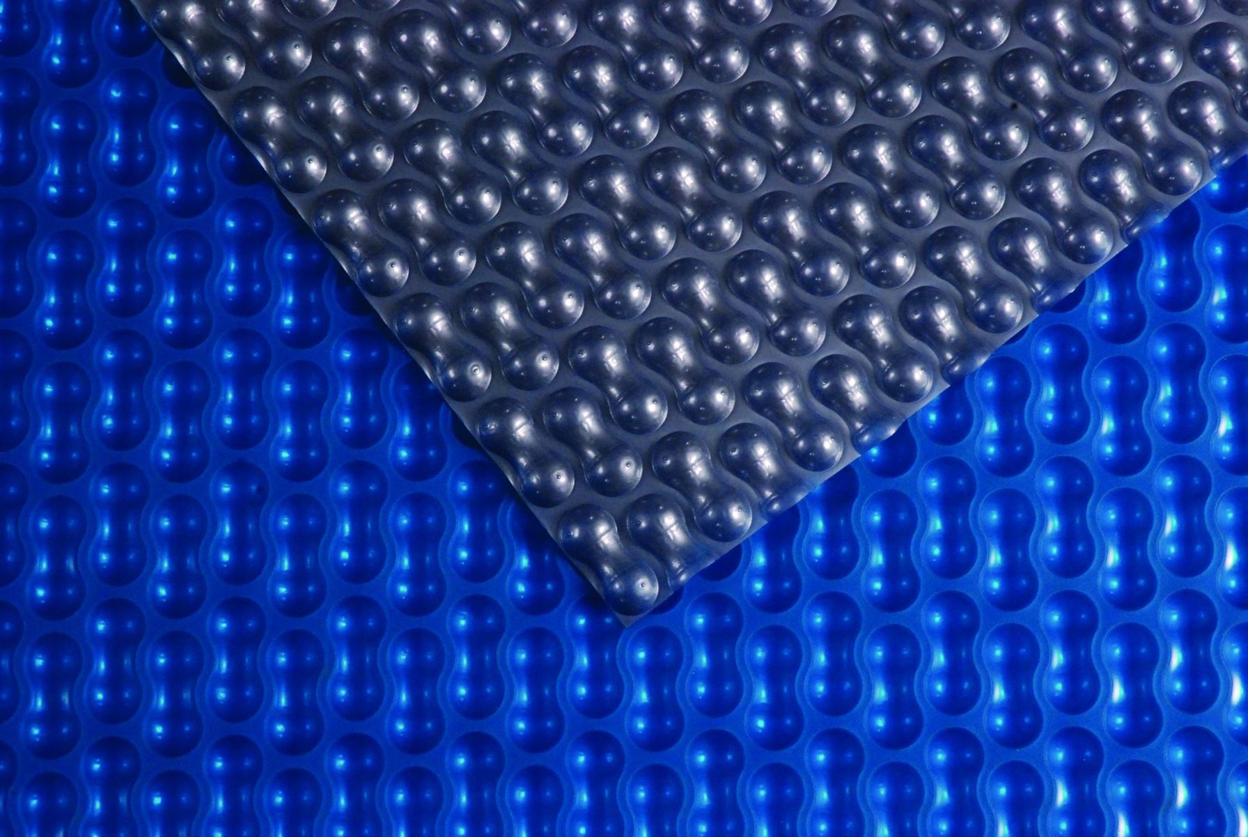 Certikin Plain Geo-Bubble 600 Micron Blue & Silver Solar Blankets (Per