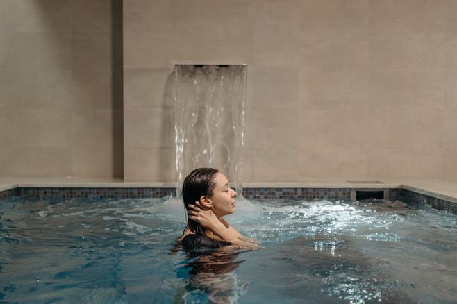 pool400.jpg