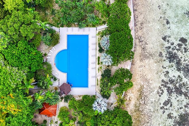 pool472.jpg