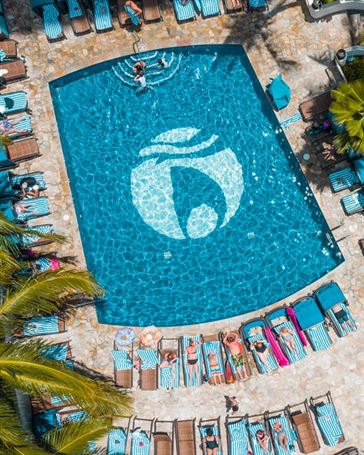 pool489.jpg